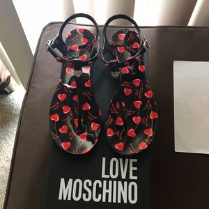 Moschino jelly sandals